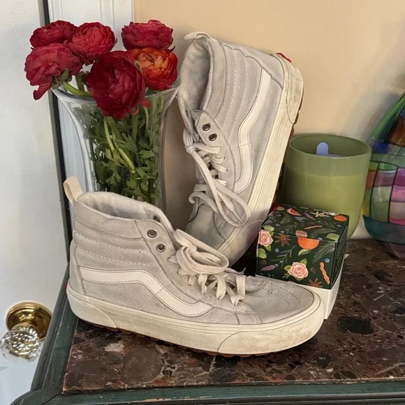 Vans 9.5 White High-Top Sneakers - Picture 1 of 3